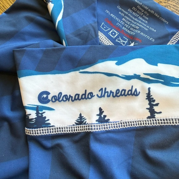 Colorado Threads yoga pants White Mountain-Print Leggings - Picture 5 of 5
